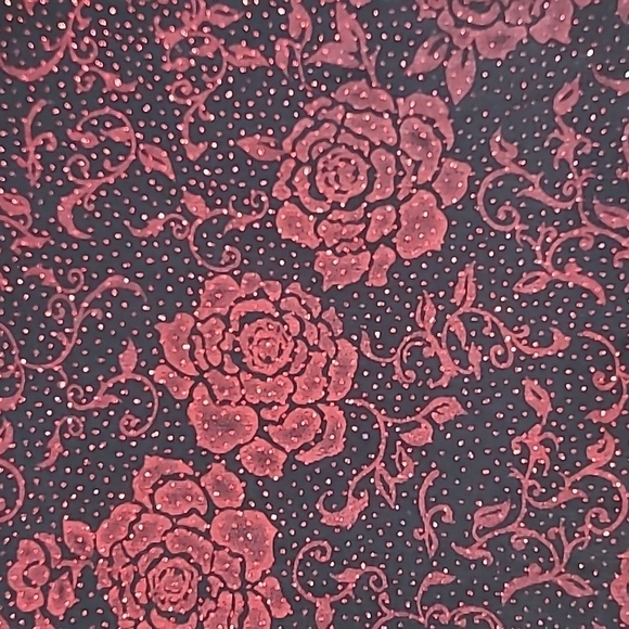 💥3for$12💥 Notations Semi-Sheer top with sparkly red rose pattern size Large - Picture 4 of 8